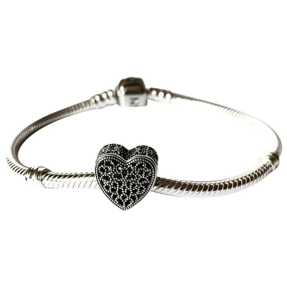 Pandora - Picture 3 of 4